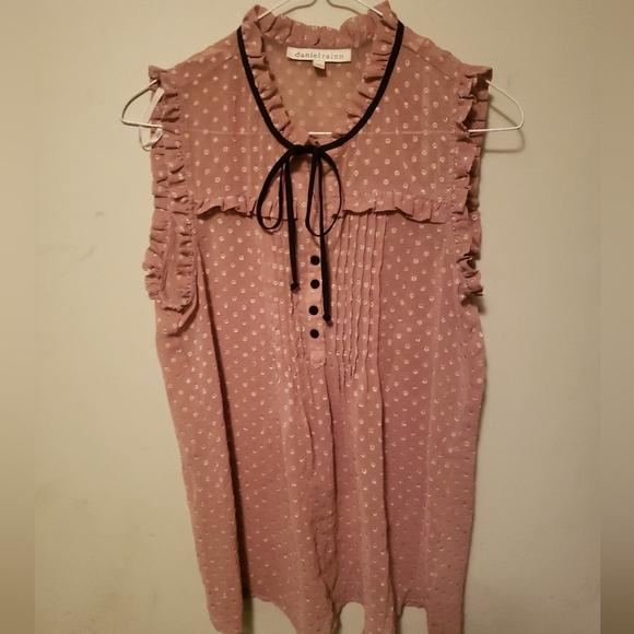 Vintage DANIEL RAINN - Sleeveless Pink Swiss Dot Sheer Boho Top with Ribbon Tie - Picture 10 of 10